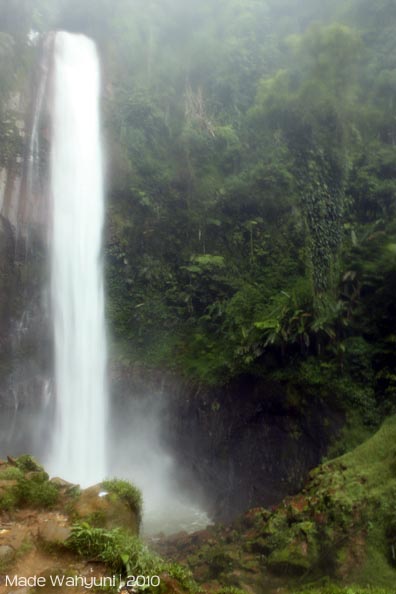 Termangu di Curug&nbsp;Seribu
